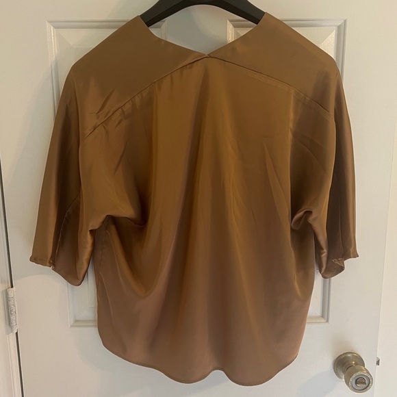 Banana Republic Brown Satin Slouchy Top Size Medium - Picture 4 of 7
